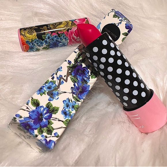 MAC Cosmetics limited edition lipstick “Vamp-Tastic” - Picture 1 of 4